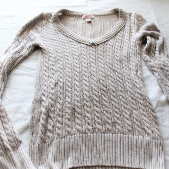 8 sweaters sm/med - Picture 2 of 8